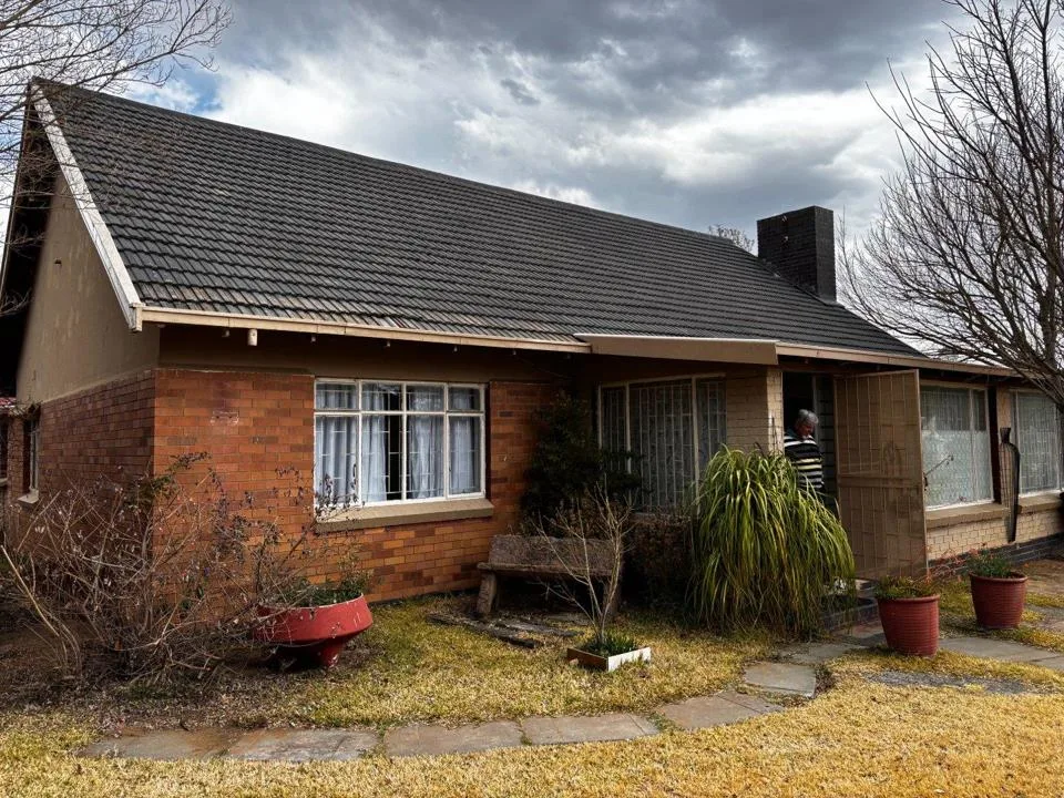 3 Bedroom House for sale in Vierfontein