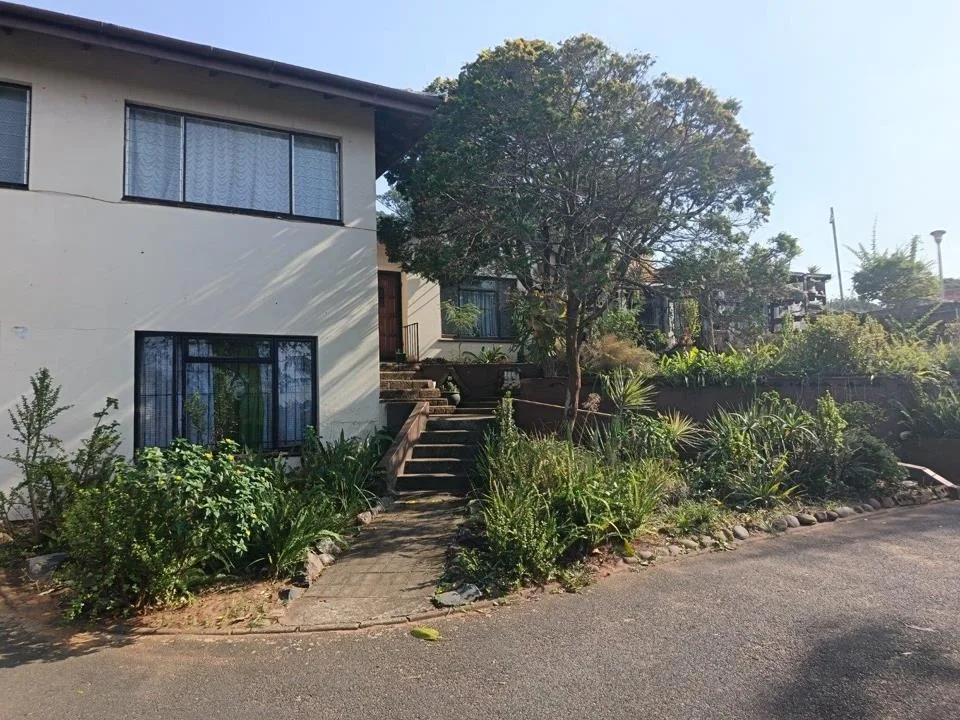6 Bedroom House for sale in Illovo Beach