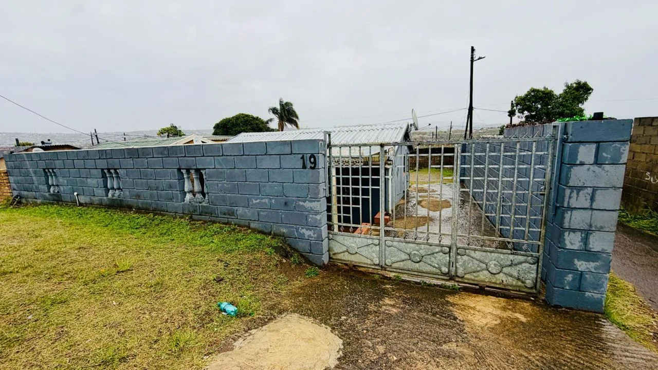 2 Bedroom House for sale in Kwamashu