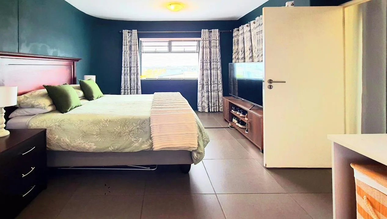 2 Bedroom Apartment / flat for sale in Burgundy Estate
