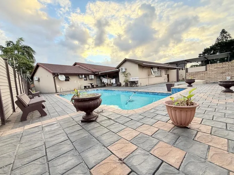 9 Bedroom House for sale in Arboretum