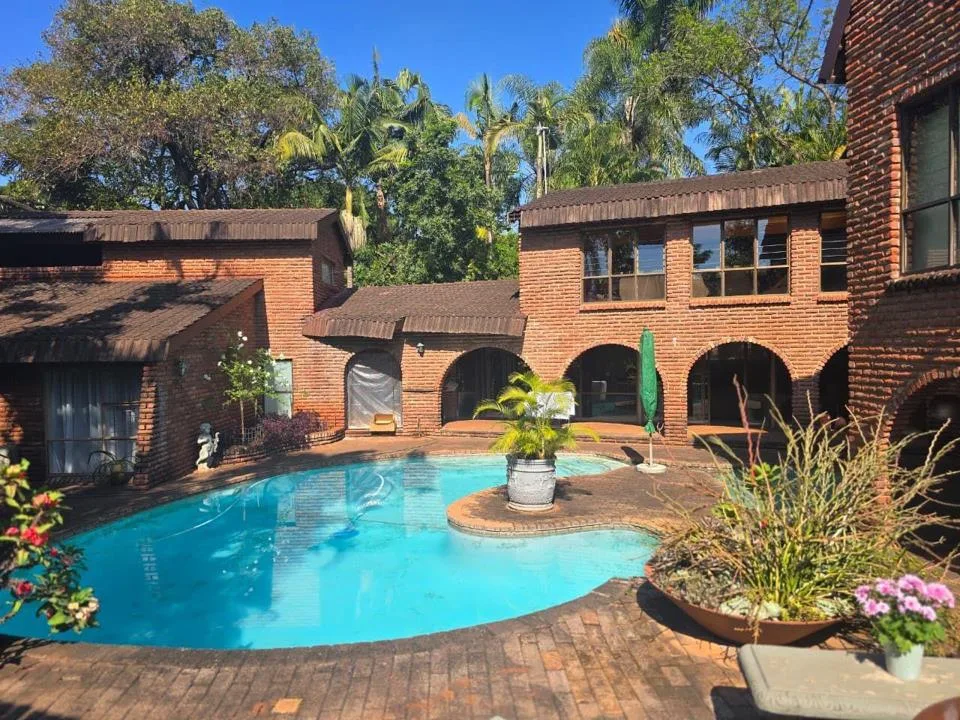 6 Bedroom House for sale in Aquapark