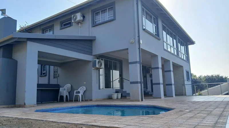 3 Bedroom House for sale in Leisure Bay