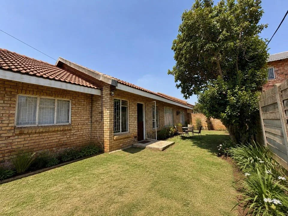 2 Bedroom House for sale in Potchefstroom South