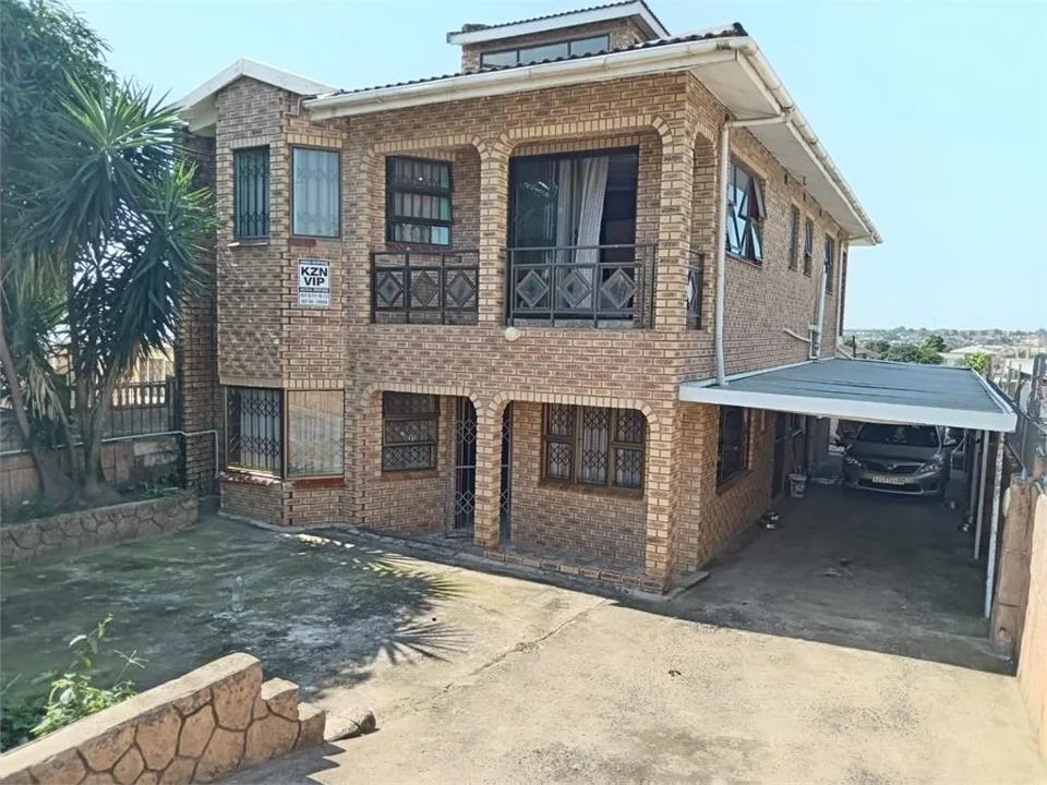 5 Bedroom House for sale in Redfern