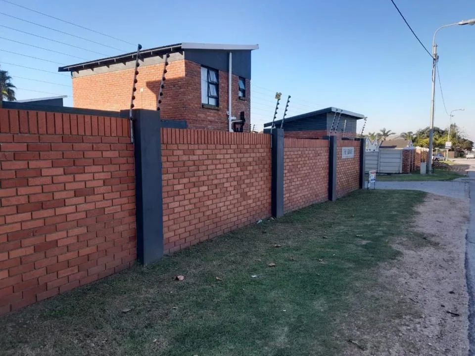 2 Bedroom Townhouse to rent in Overbaakens