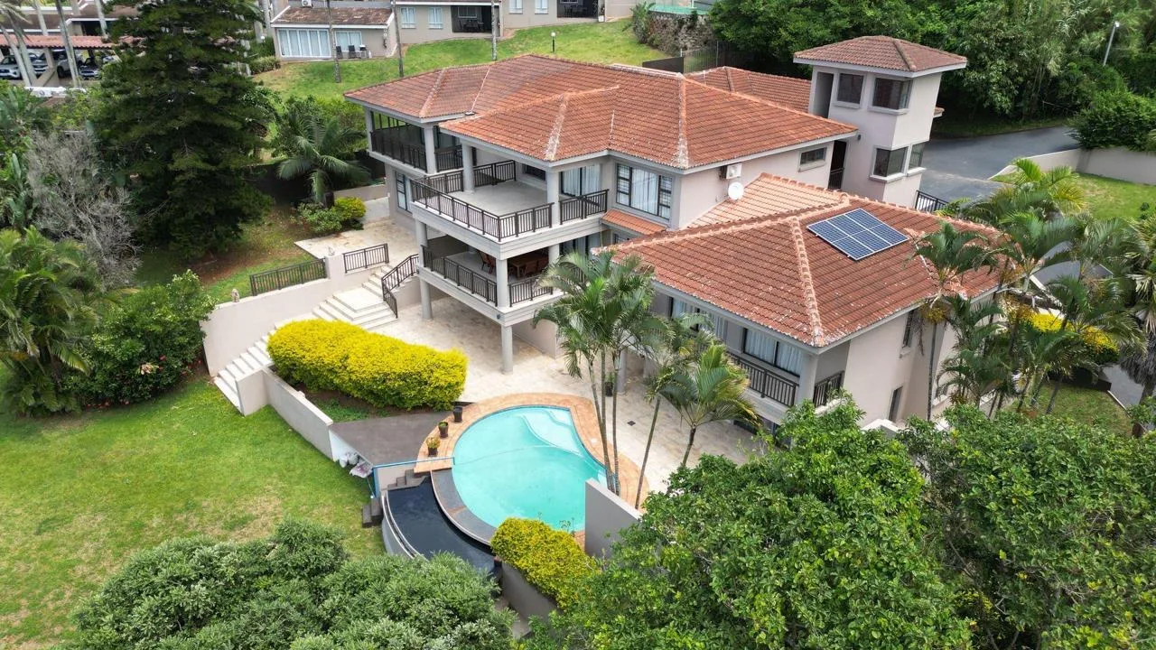 8 Bedroom House for sale in Shakas Rock