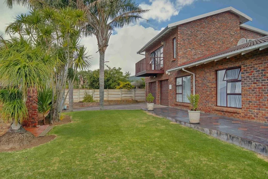 4 Bedroom House for sale in Kamma Park