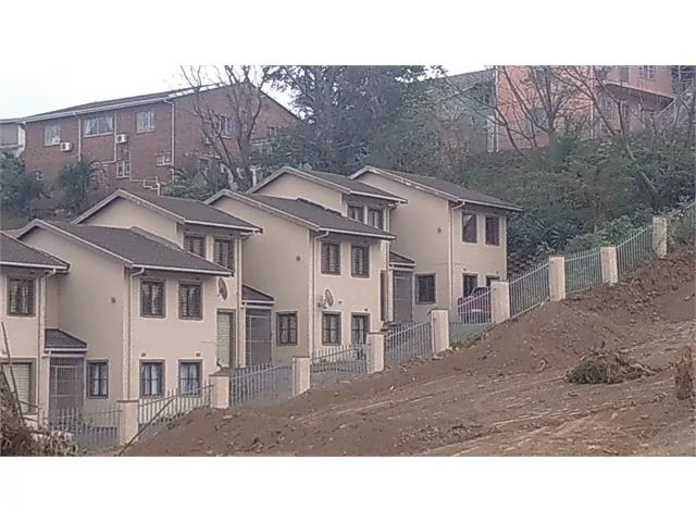 9 Bedroom Townhouse for sale in Clare Hills