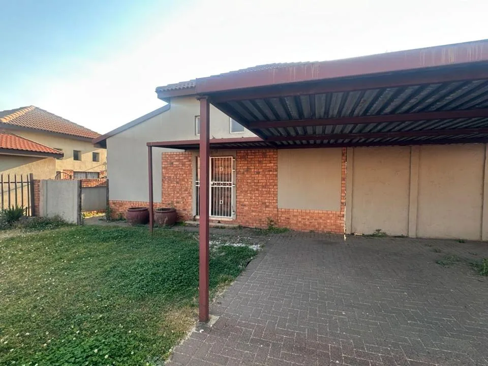 3 Bedroom Townhouse to rent in Reyno Ridge