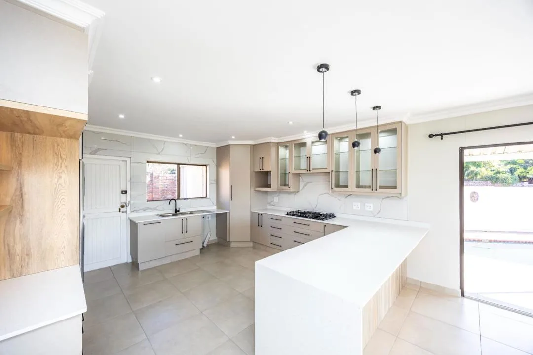 3 Bedroom Townhouse for sale in Gonubie