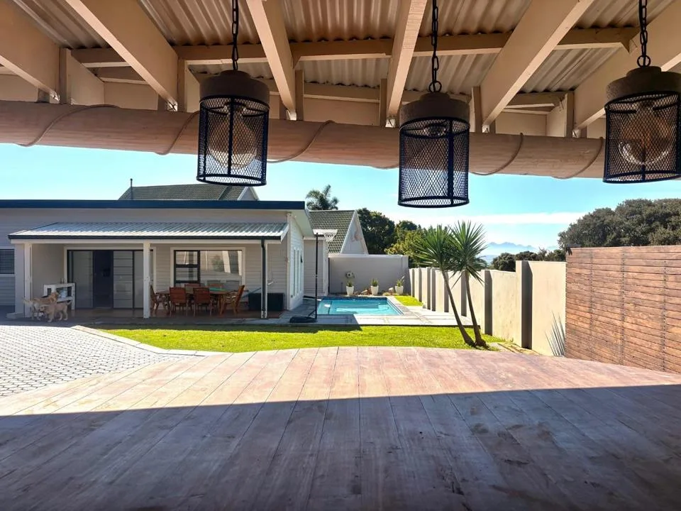 4 Bedroom House for sale in Mossel Bay Central
