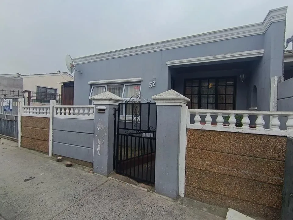 2 Bedroom House for sale in Beacon Valley
