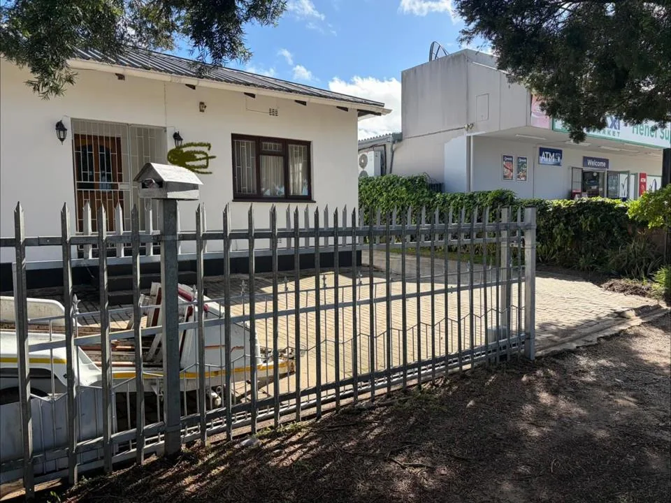 6 Bedroom House for sale in George South
