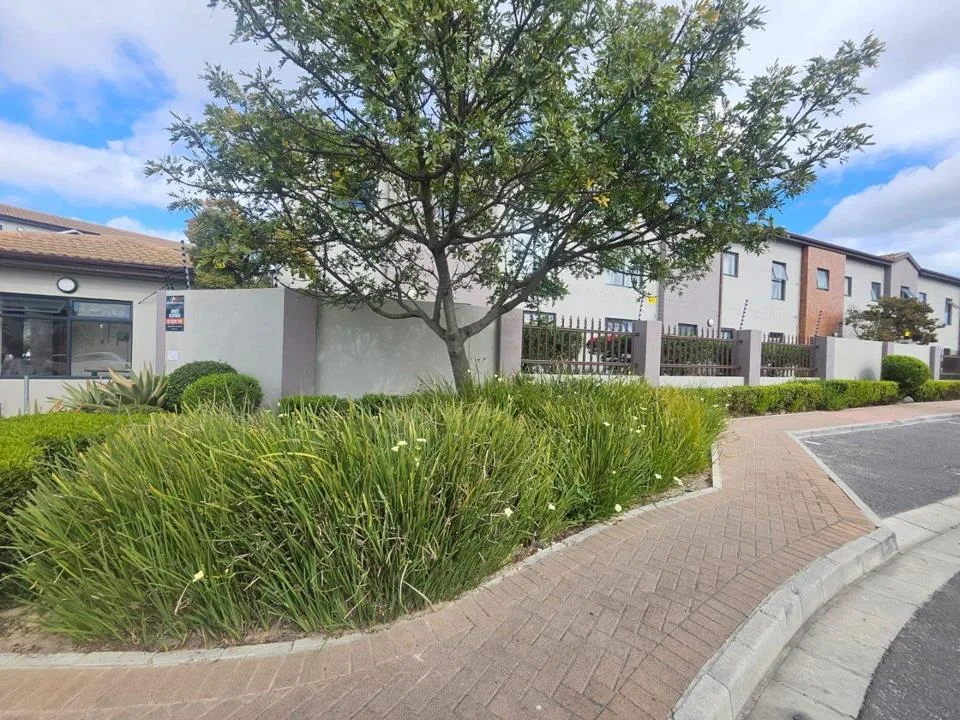 2 Bedroom Apartment / flat for sale in Parklands East