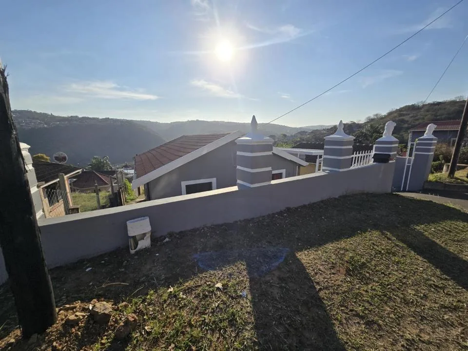 2 Bedroom House for sale in Newlands West
