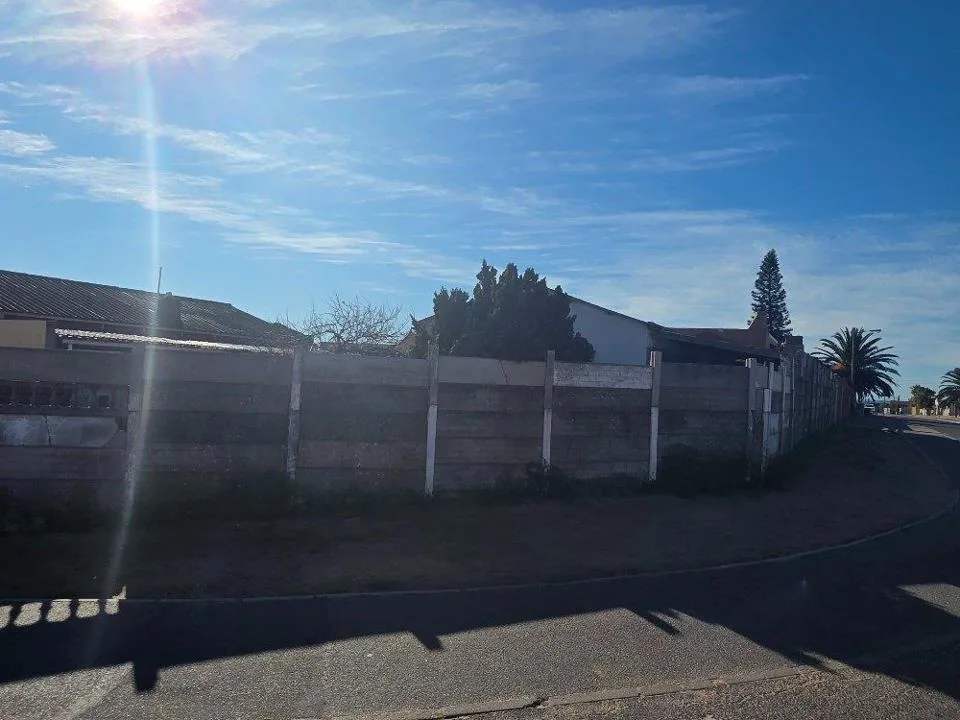 4 Bedroom House for sale in Vredenburg