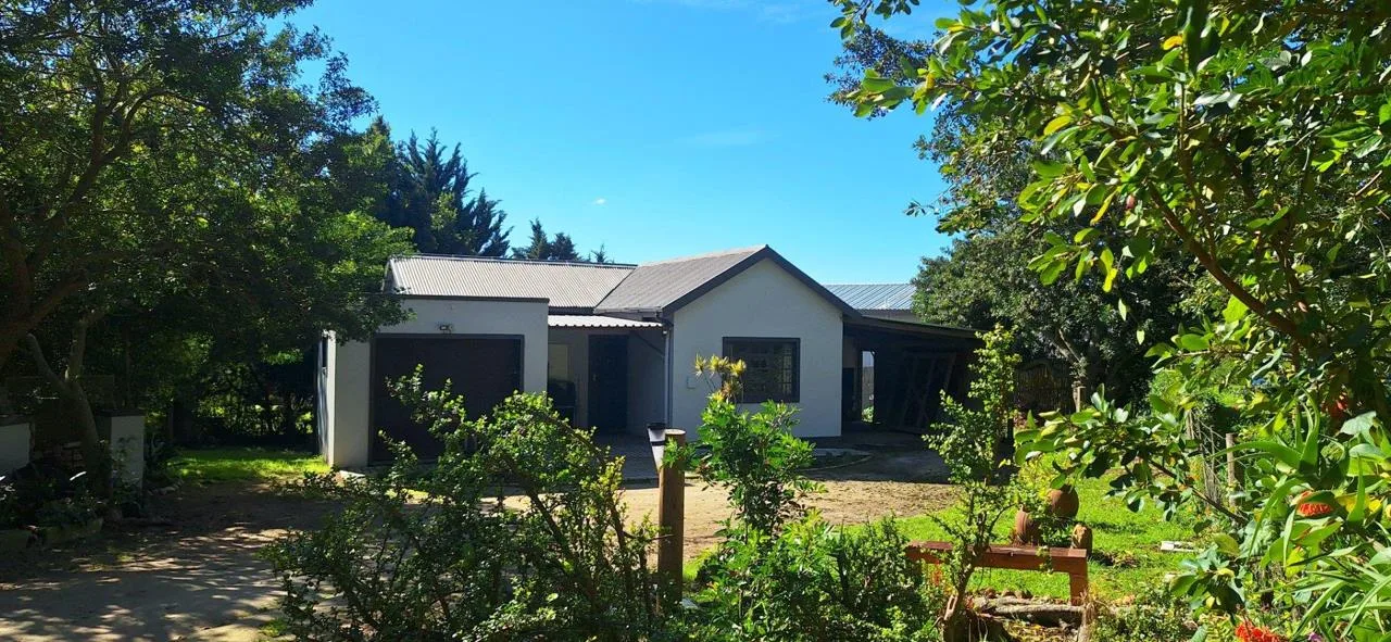 2 Bedroom House for sale in Albertinia