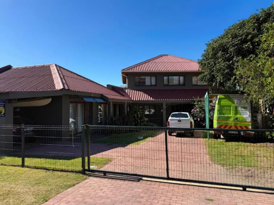 5 Bedroom House for sale in Palmiet