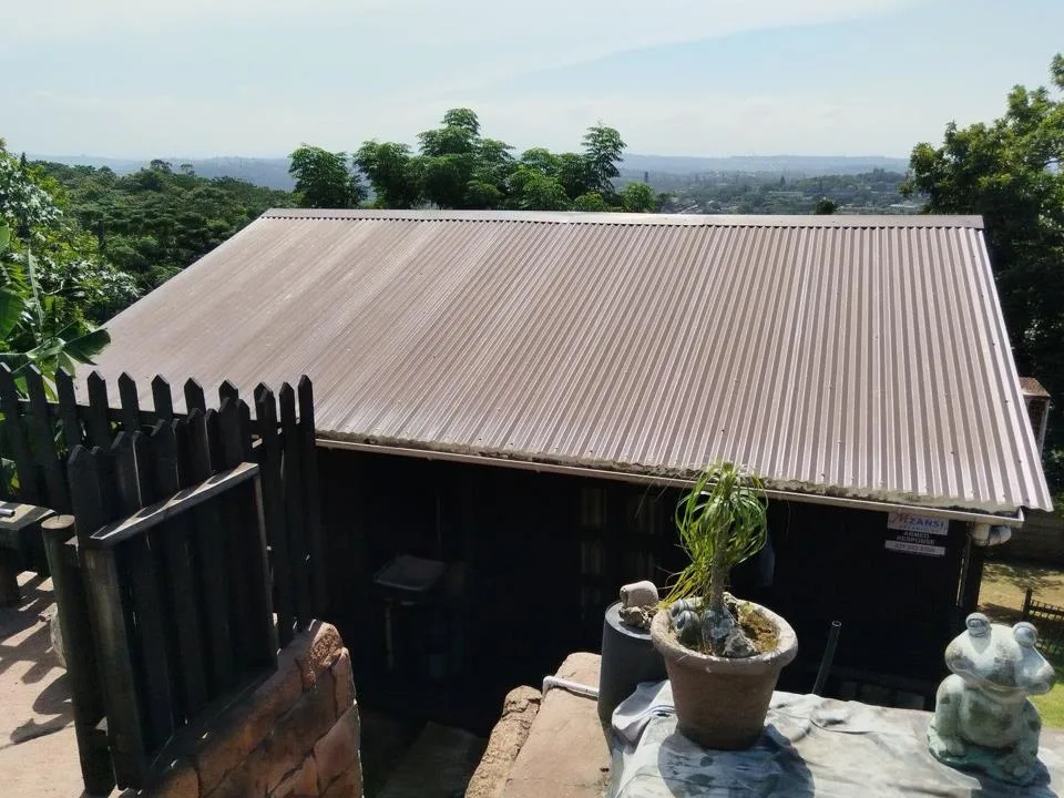 2 Bedroom House to rent in Montclair