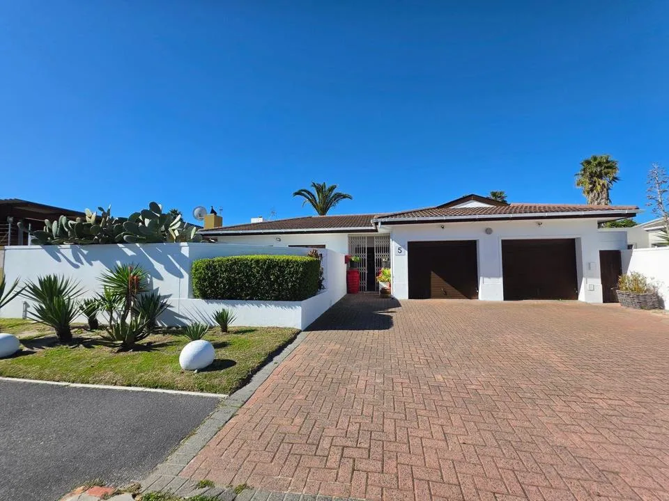 3 Bedroom House for sale in Parklands