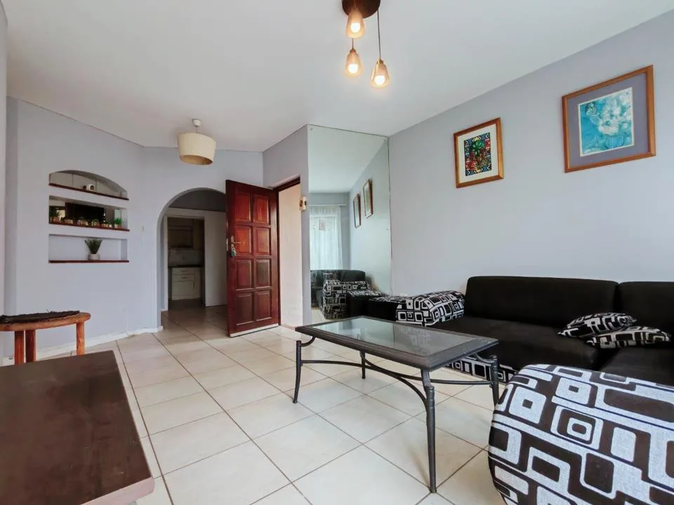 2 Bedroom Apartment / flat for sale in Essenwood