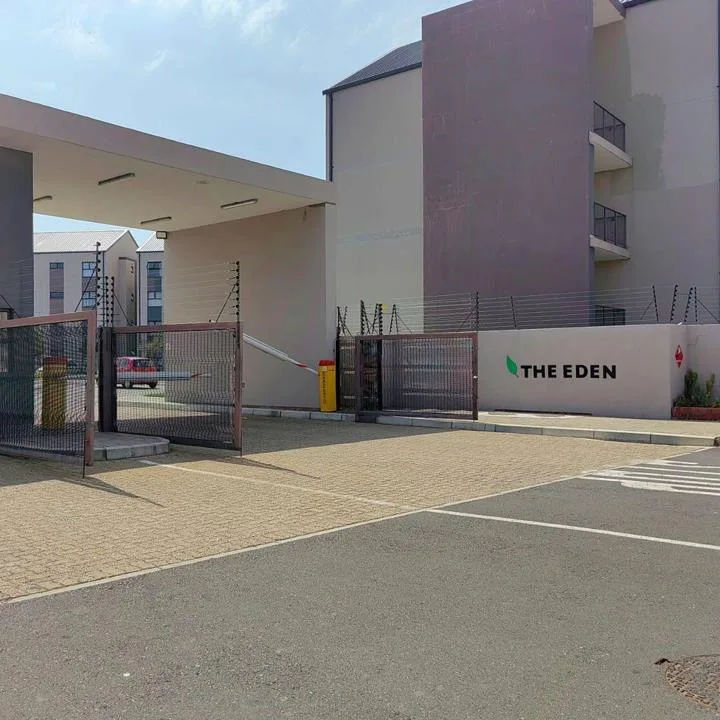 2 Bedroom Apartment / flat for sale in Parklands North