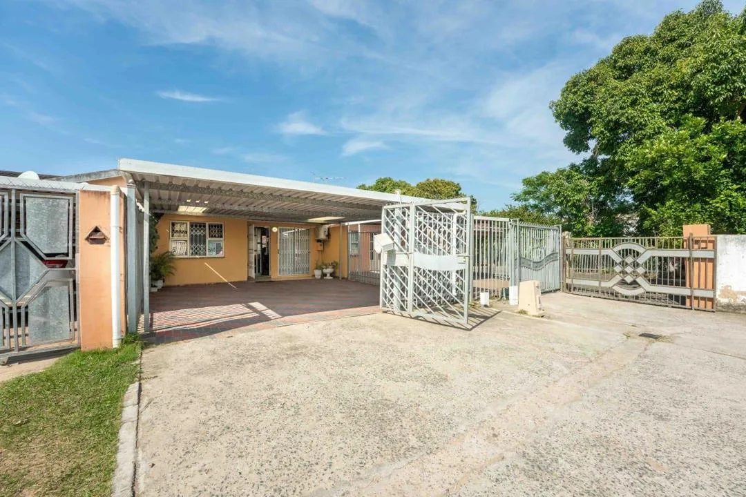 2 Bedroom House for sale in Umlazi AA
