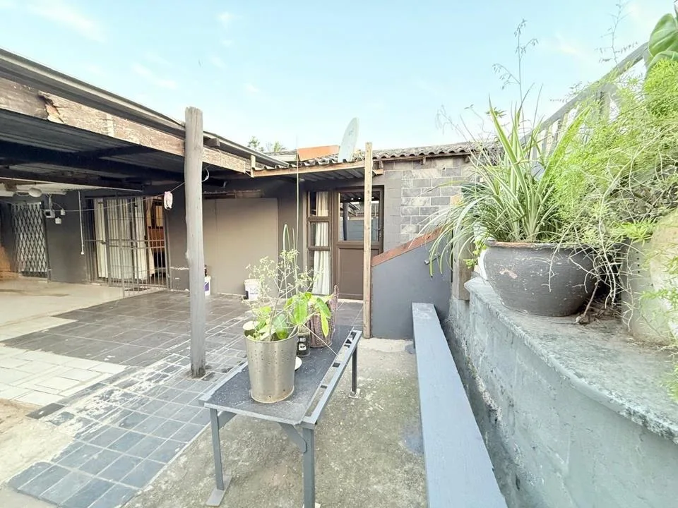3 Bedroom House for sale in Brackenham