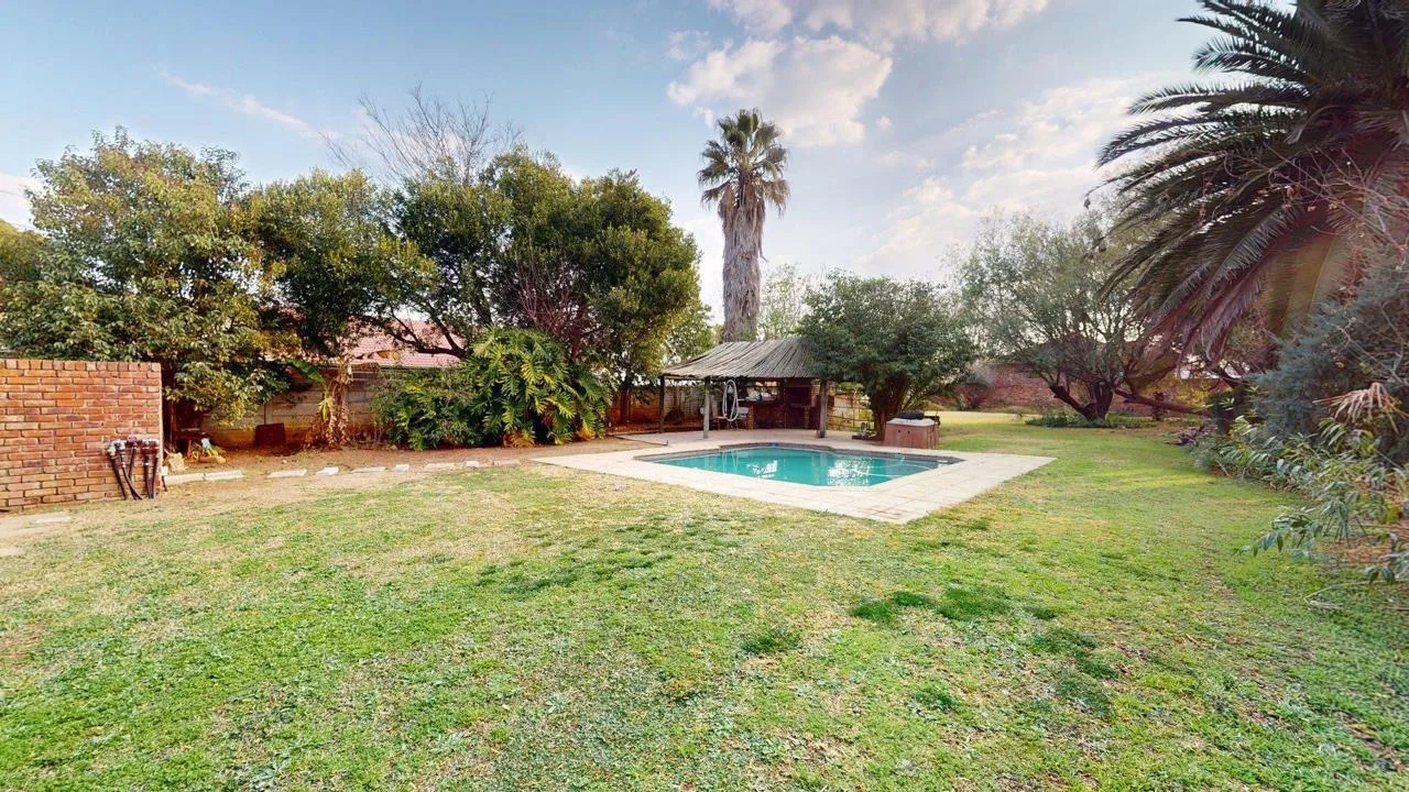 6 Bedroom House for sale in Potchefstroom Central