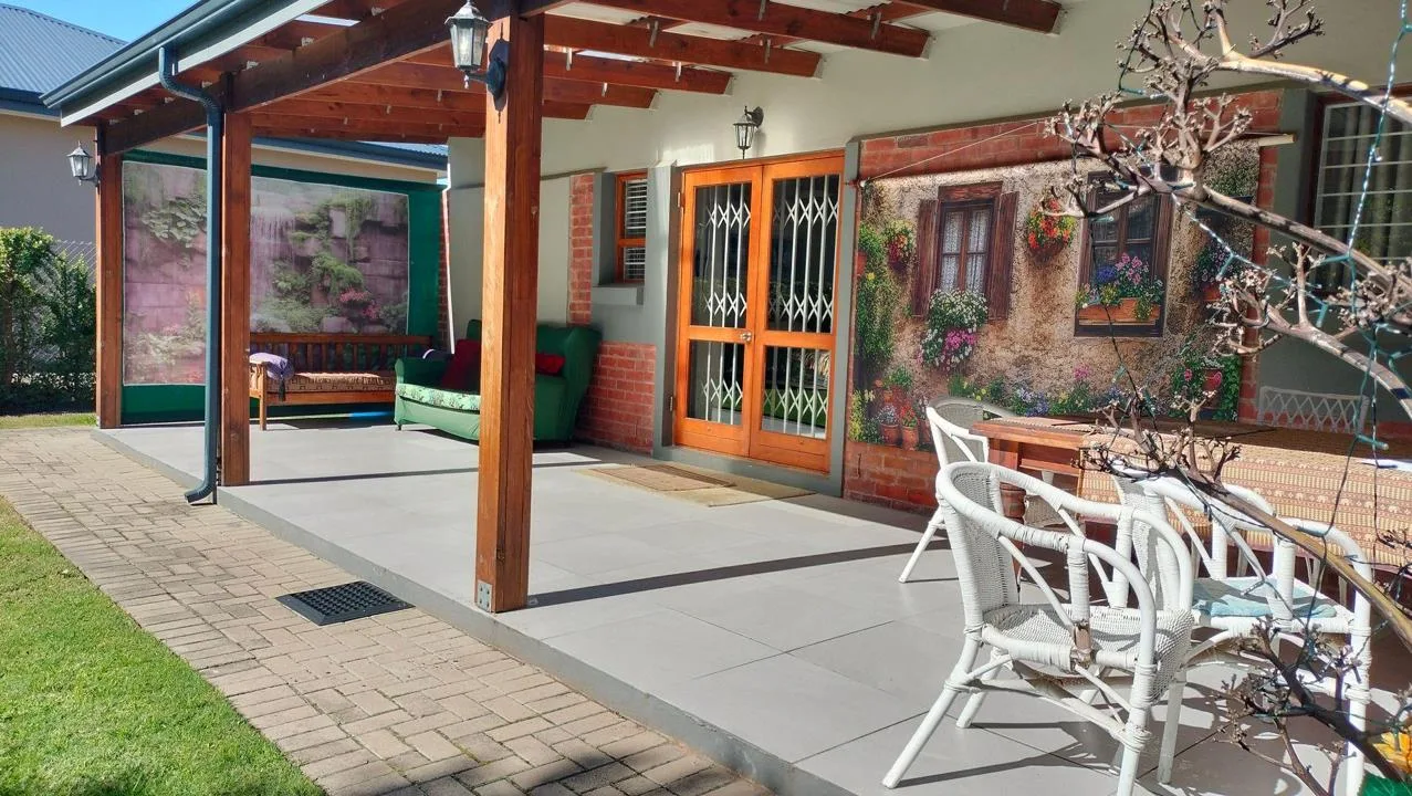 2 Bedroom House for sale in Groot Brakrivier Central
