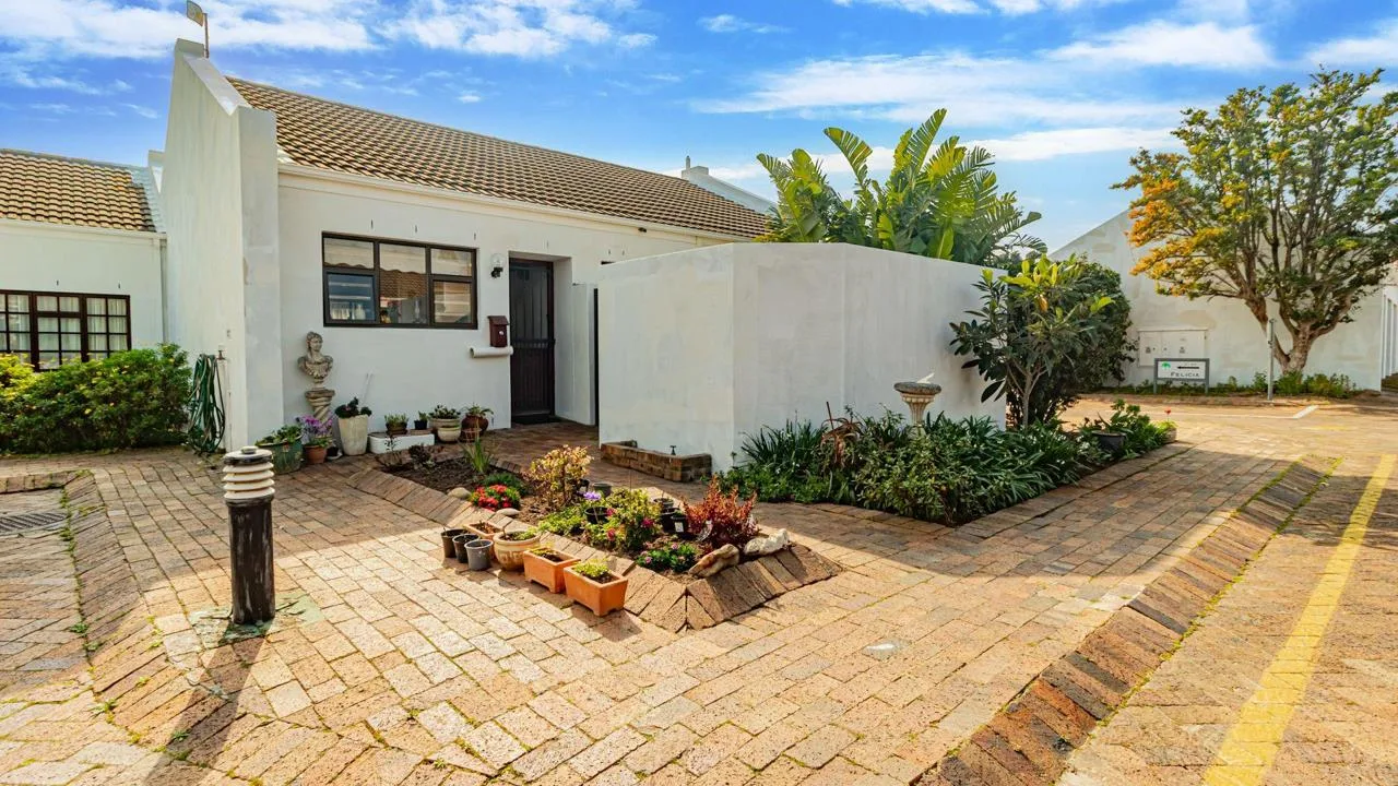 2 Bedroom House for sale in Bizweni