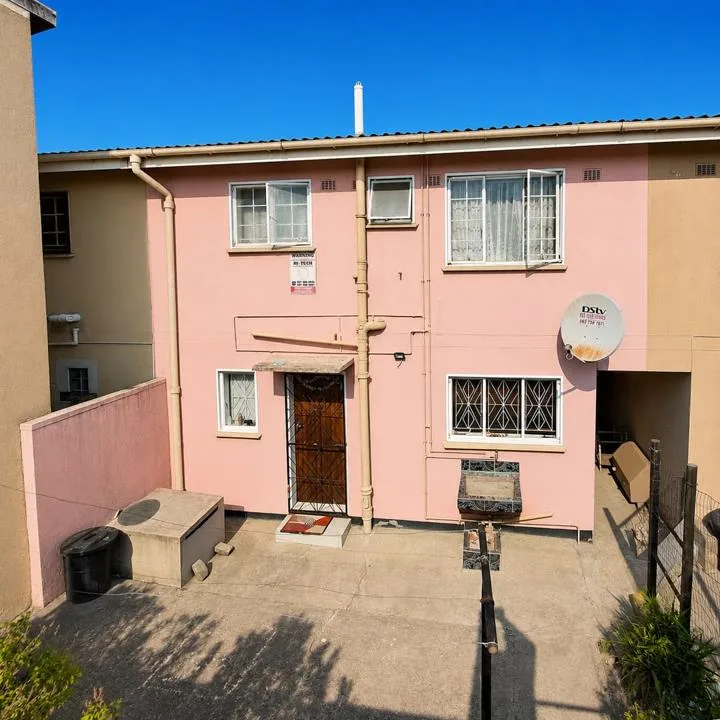 3 Bedroom House for sale in Longcroft