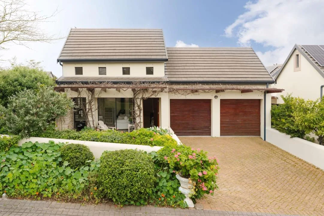 3 Bedroom House for sale in Schonenberg