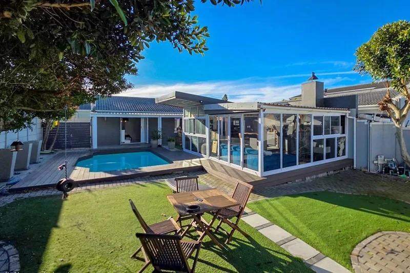 4 Bedroom House for sale in West Beach