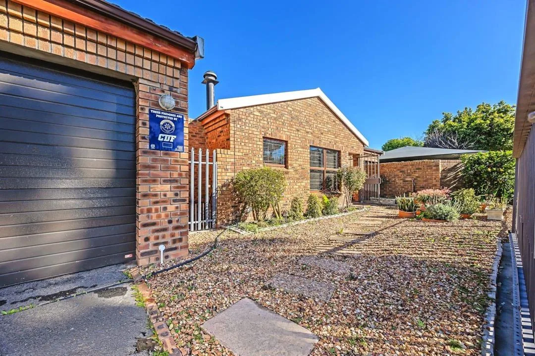 3 Bedroom House for sale in Tara