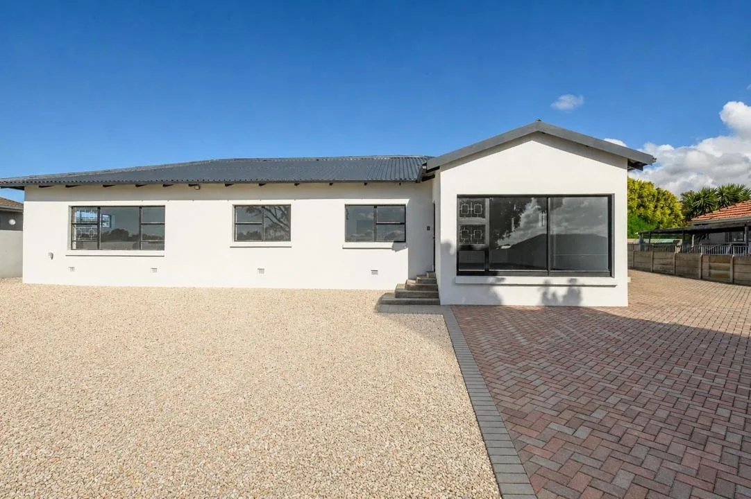 6 Bedroom House for sale in Newton Park
