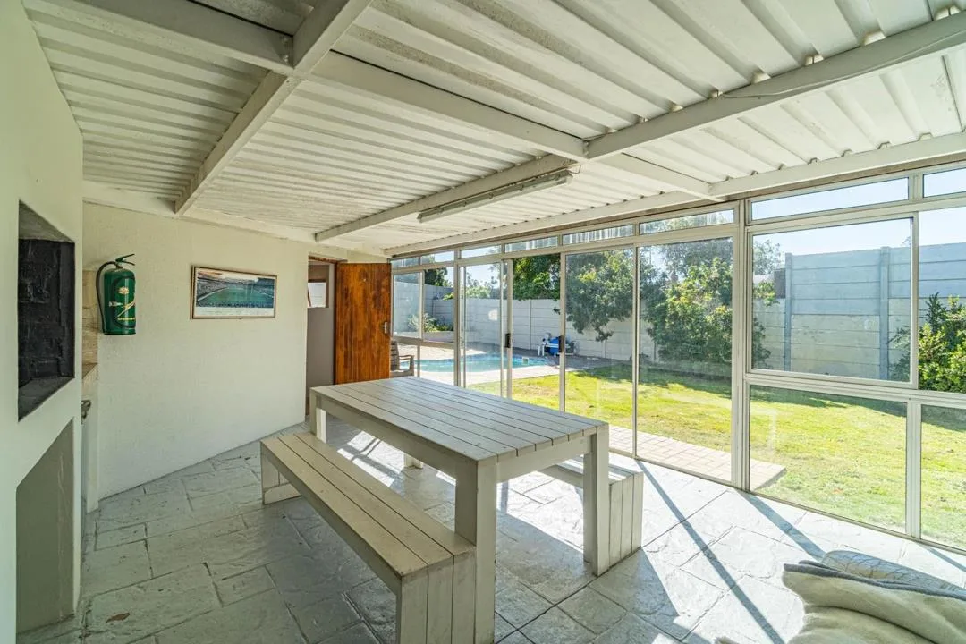 4 Bedroom House for sale in Bothasig