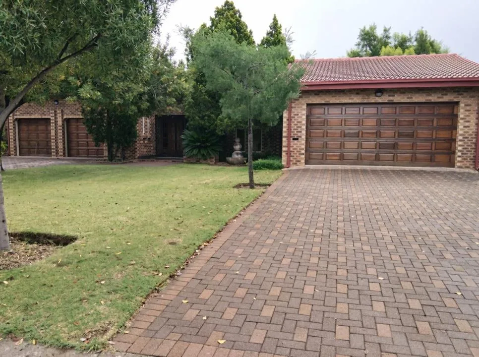 4 Bedroom House for sale in Riebeeckstad