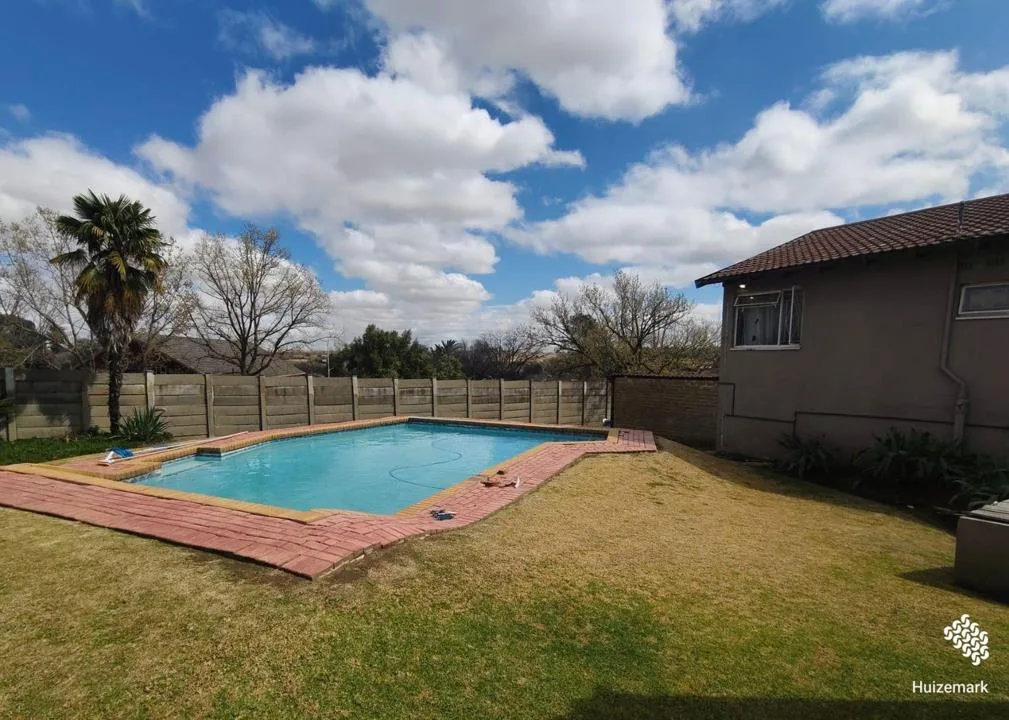 3 Bedroom House for sale in Sasolburg Ext 10