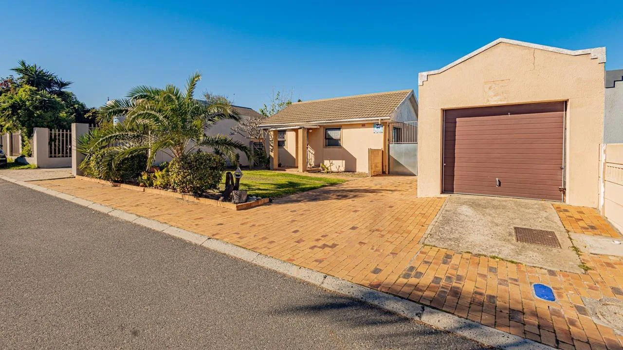 2 Bedroom House for sale in De Tuin