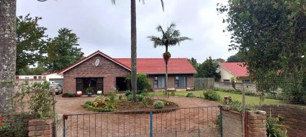 4 Bedroom House for sale in Komga