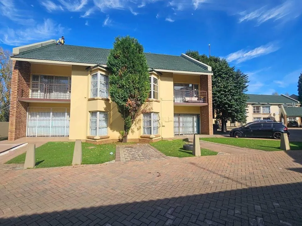 2 Bedroom Apartment / flat for sale in Dassie Rand