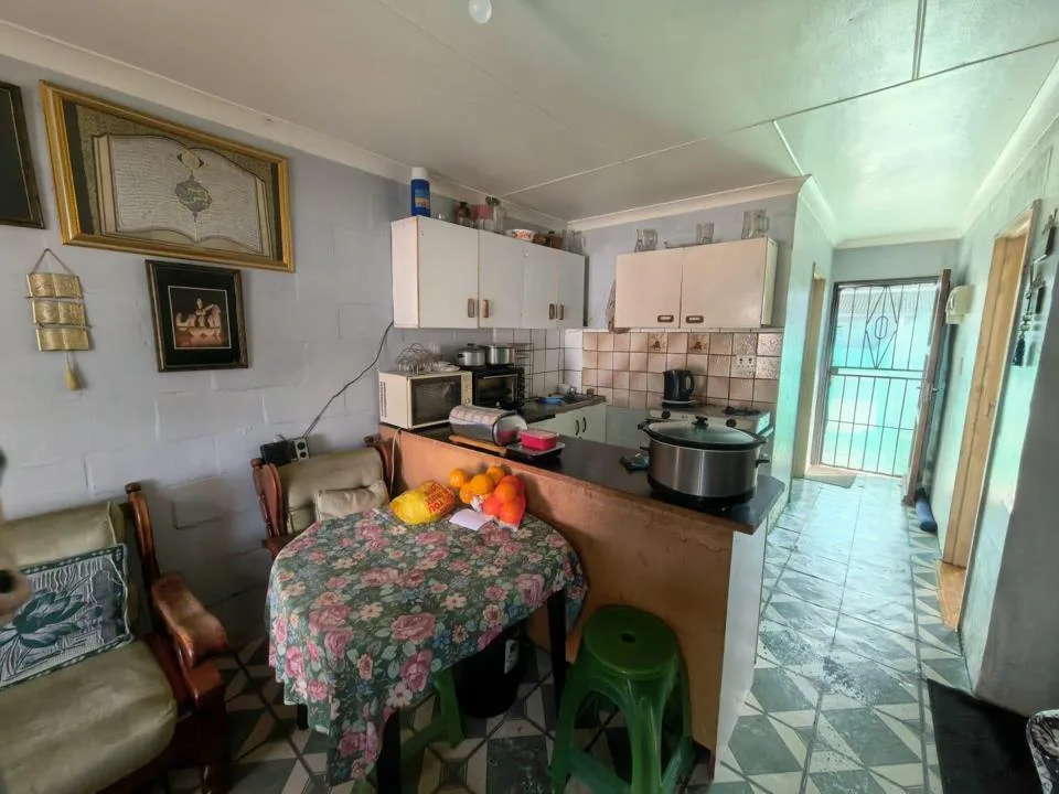 2 Bedroom House for sale in Pelican Park
