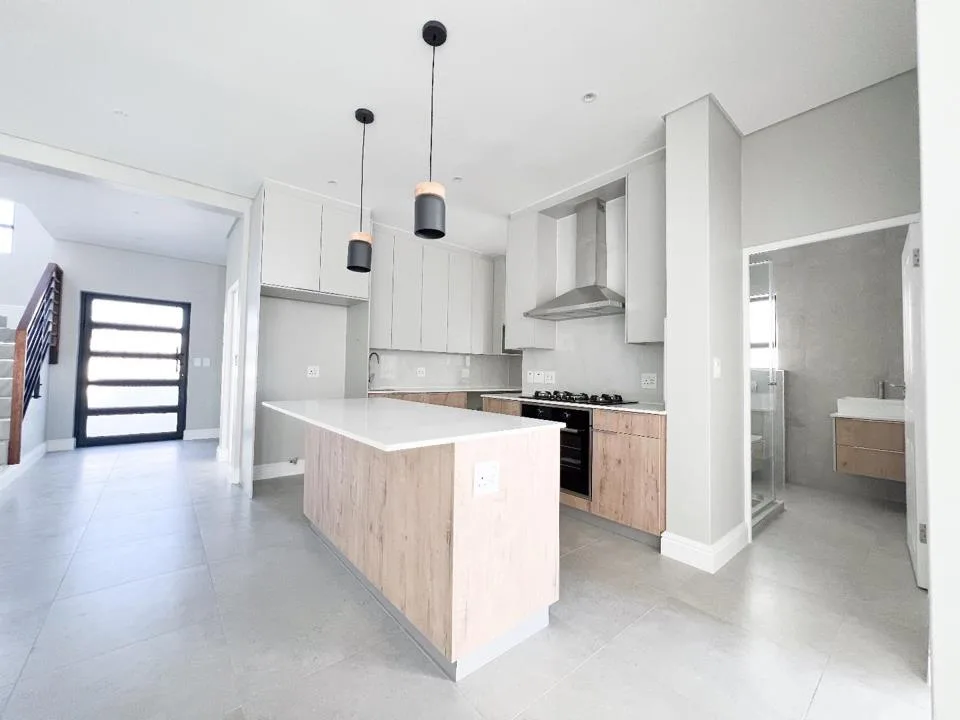 4 Bedroom House for sale in Sandown