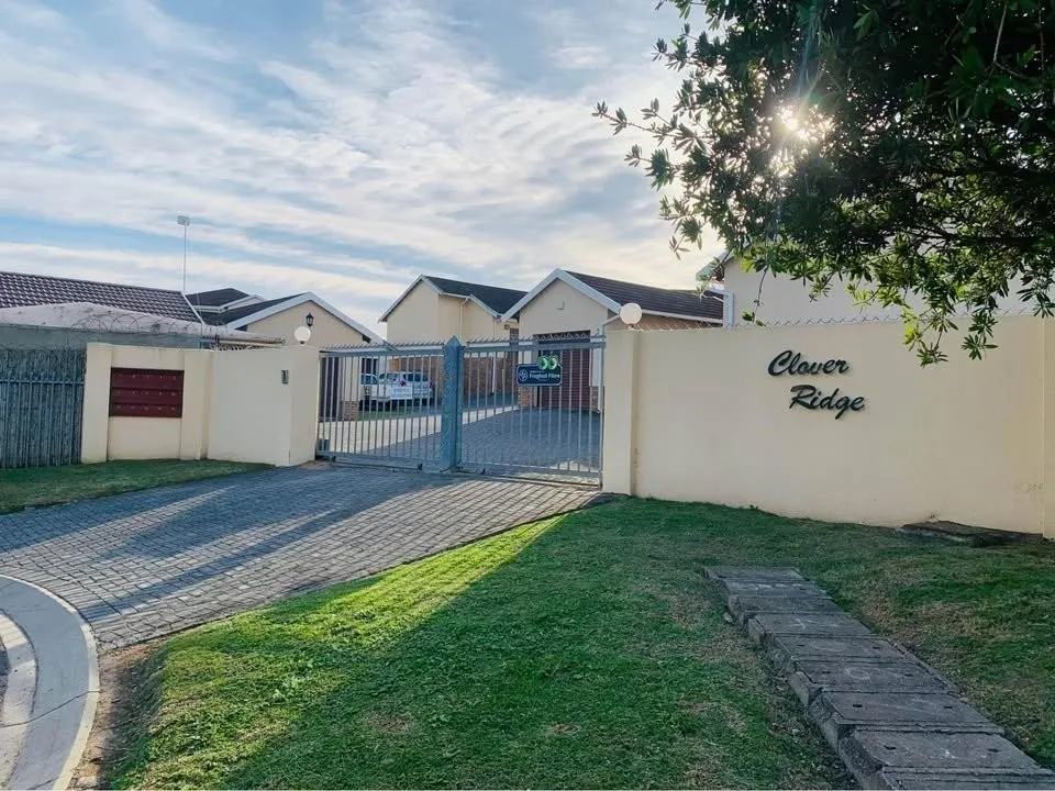 3 Bedroom Townhouse for sale in Nahoon Valley Park