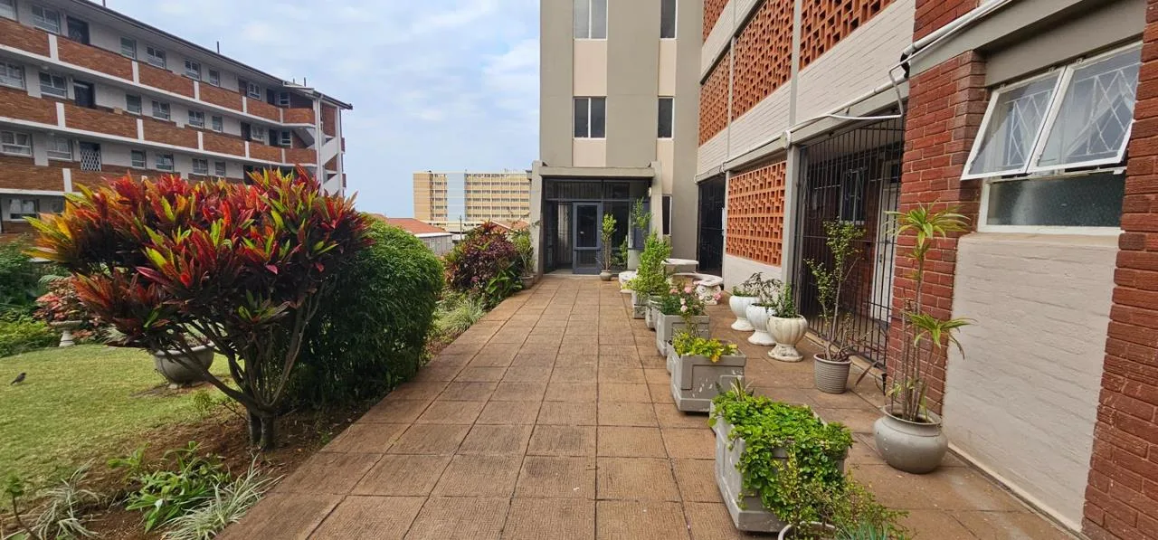 1 Bedroom Apartment / flat for sale in Essenwood