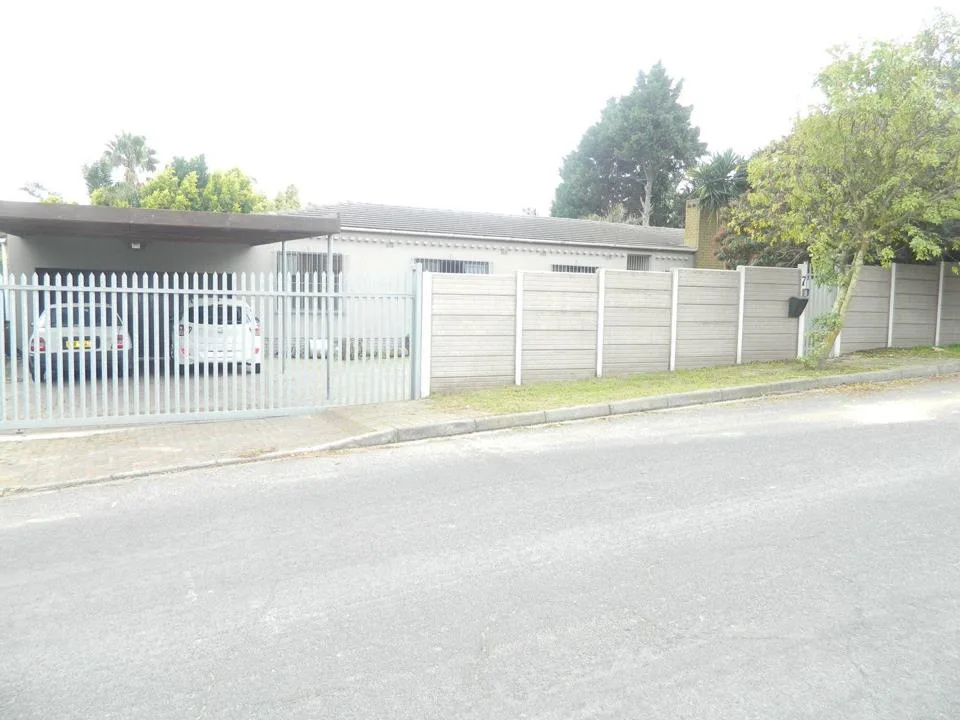 4 Bedroom House for sale in Ruwari