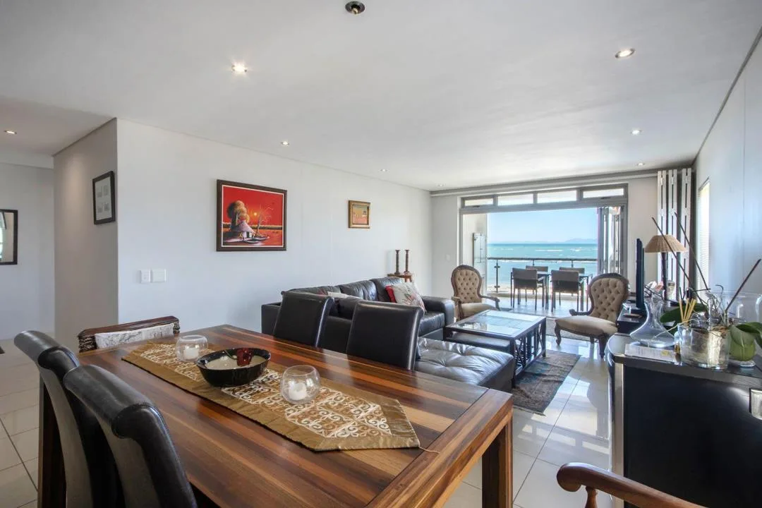 3 Bedroom Apartment / flat for sale in Strand South