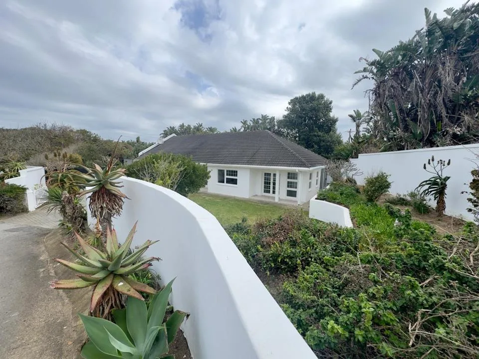3 Bedroom House for sale in Gonubie